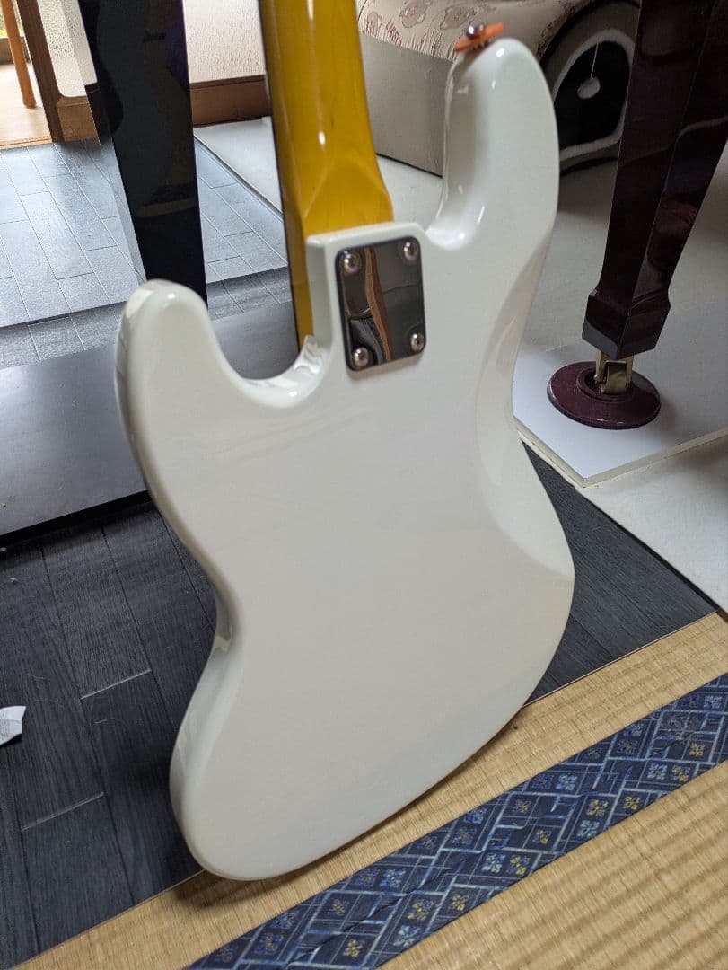 KGarage トラディショナルシリーズ エレキベース ホワイト　ケーガレージ