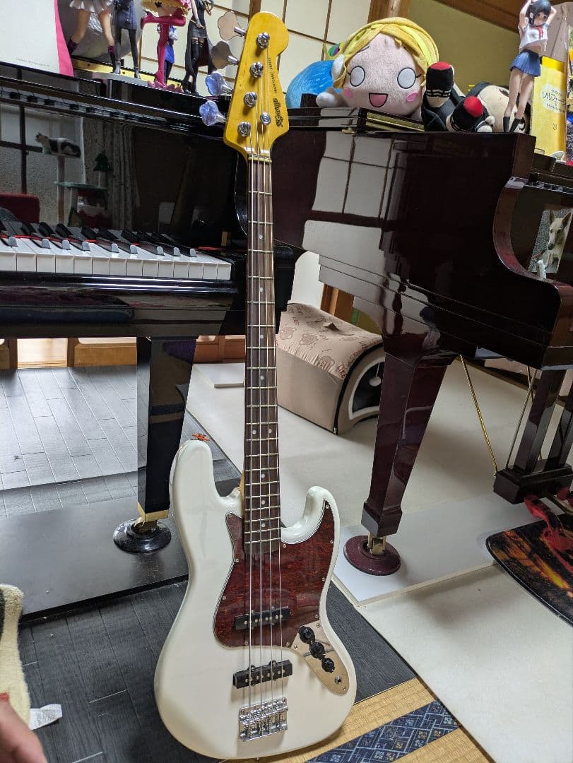 KGarage トラディショナルシリーズ エレキベース ホワイト　ケーガレージ