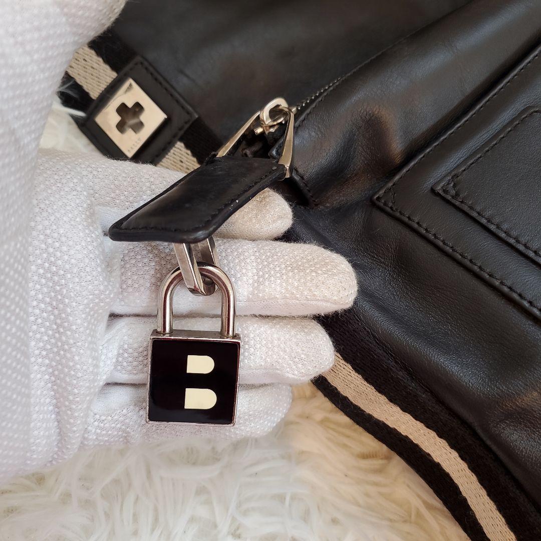 ⭐極美品⭐BALLY メッセンジャーバッグ 黒 レザー ホワイトライン 南京錠