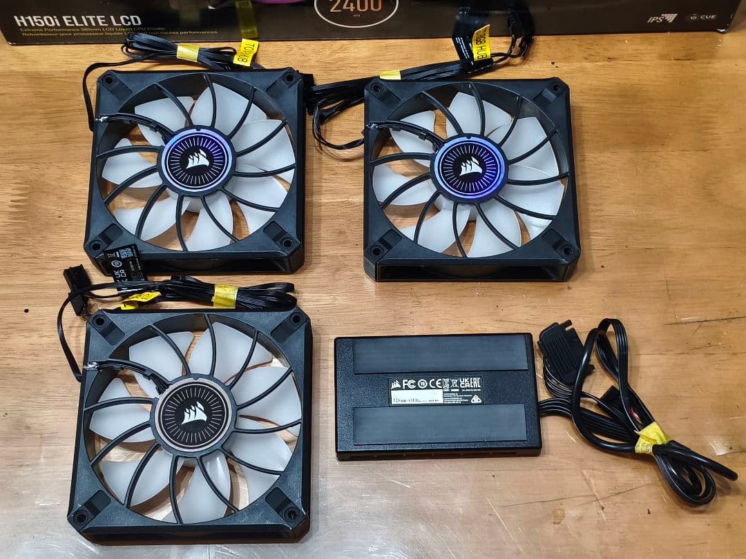 美品！Corsair H150i ELITE LCD 360mm 簡易水冷