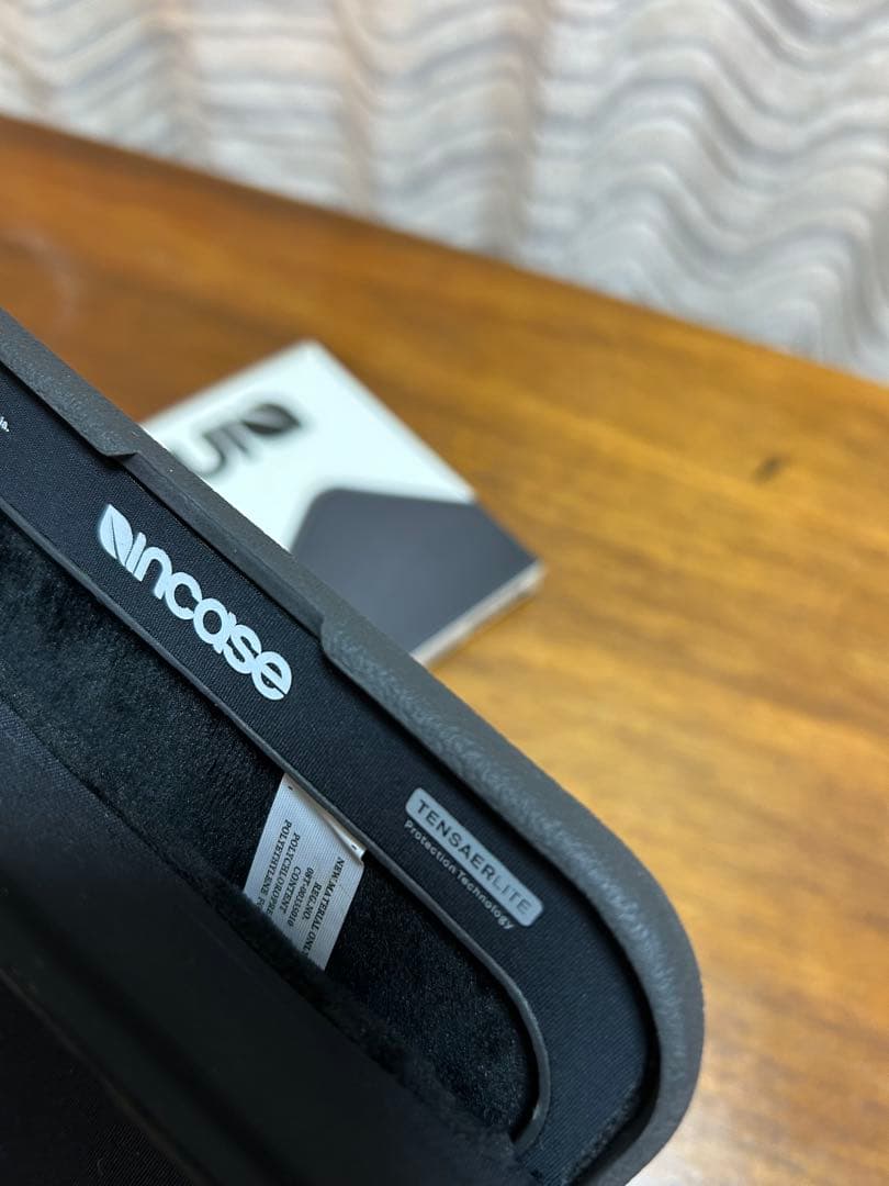 Incase iPad mini ICON 耐衝撃 スリーブケース インケース