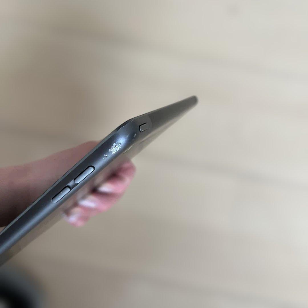iPad 7世代 SIMフリー セルラーモデル