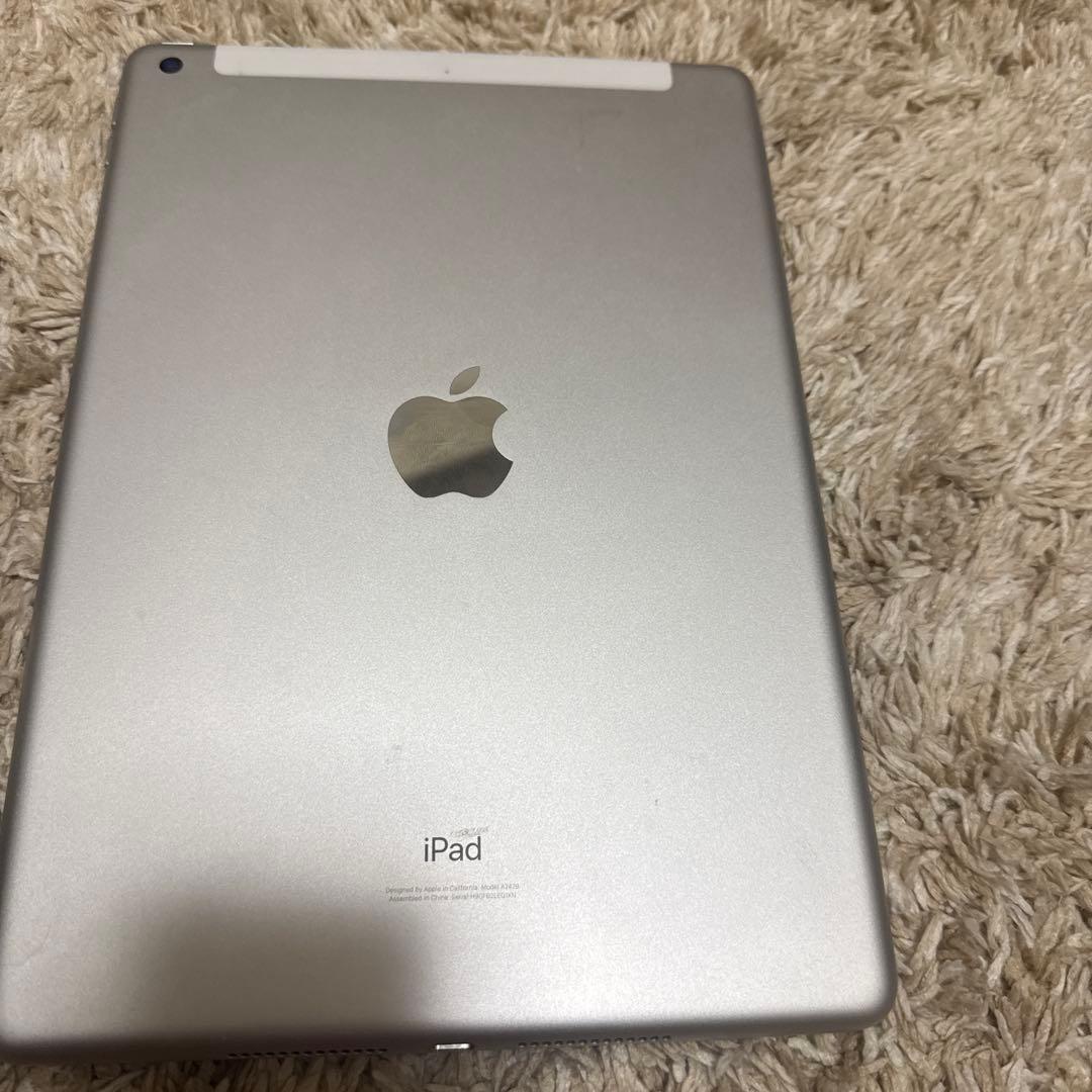Apple iPad 8世代A2429 シルバー32GB 中古品
