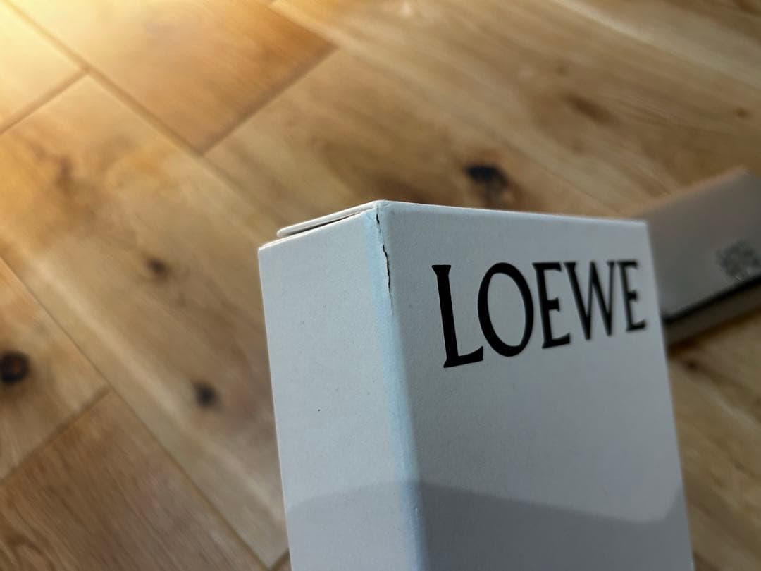 LOEWE ベージュ 三つ折り財布 箱付き