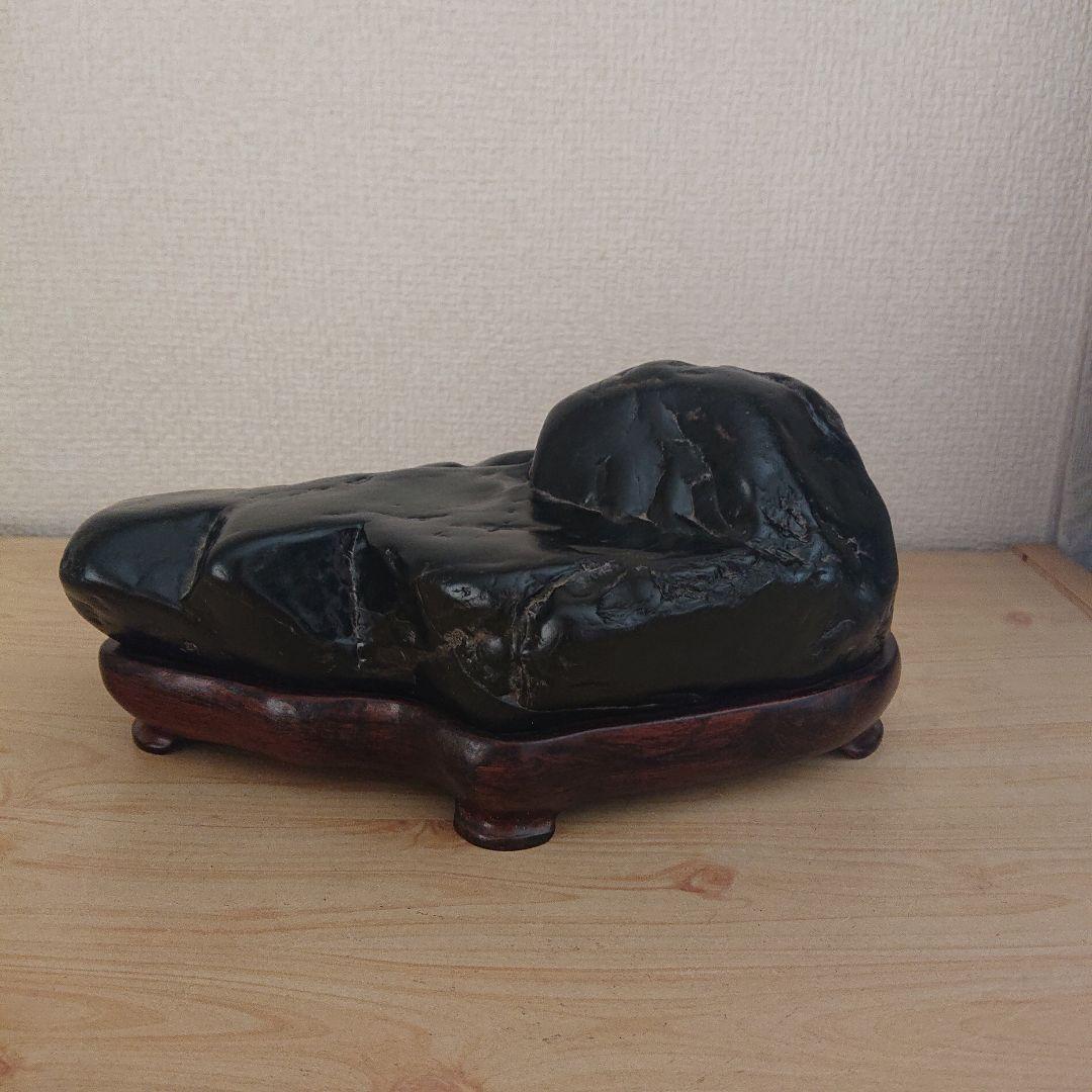真黒石 2.7㎏ 水石 鑑賞石 プロ台座付き