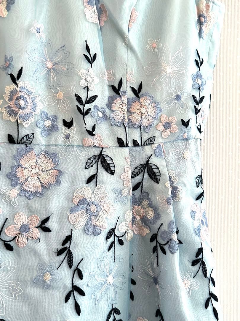 水色 花柄刺繍 ワンピース