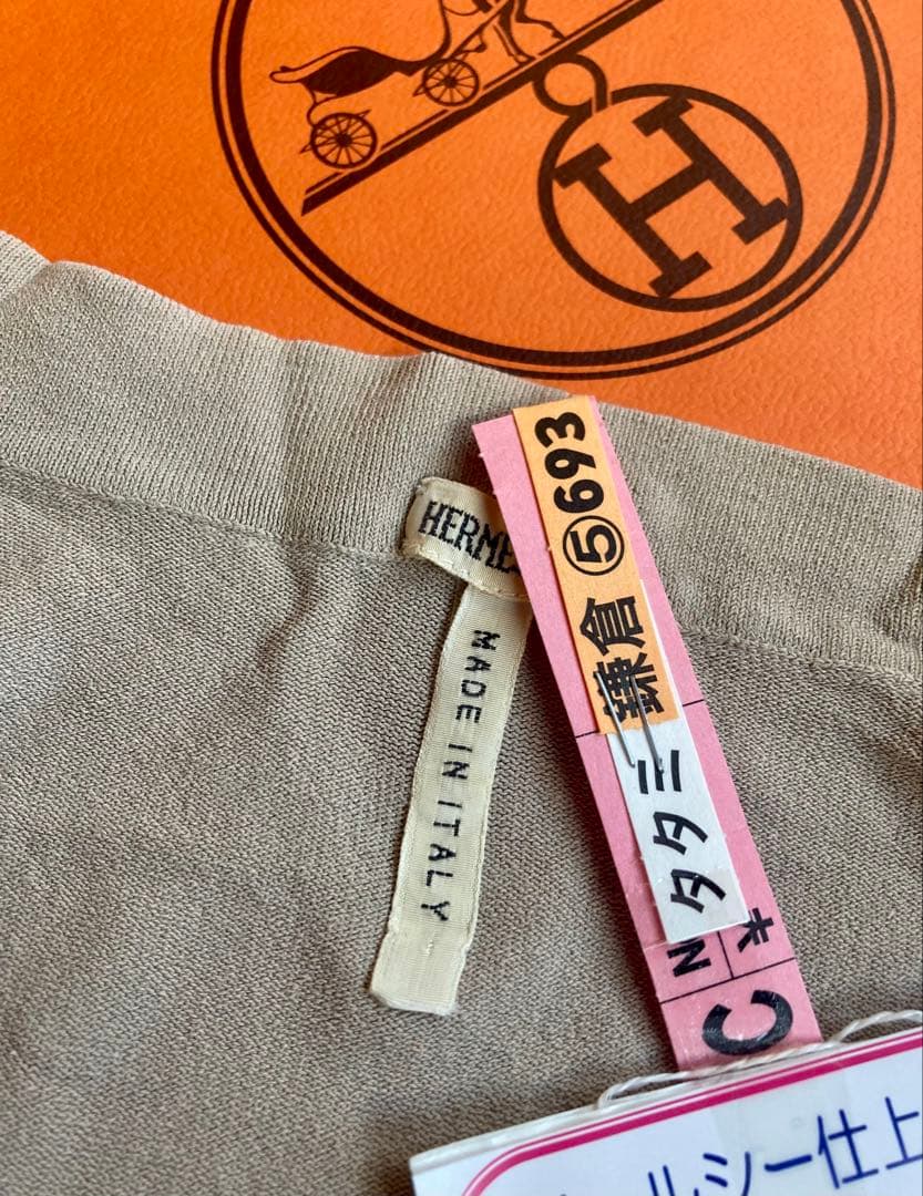 HERMES セリエボタン 7分袖 カーディガン 替えボタン付き　クリーニング済