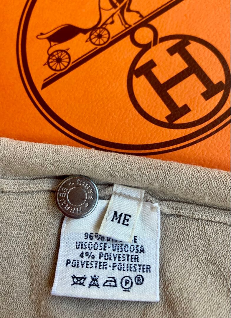 HERMES セリエボタン 7分袖 カーディガン 替えボタン付き　クリーニング済