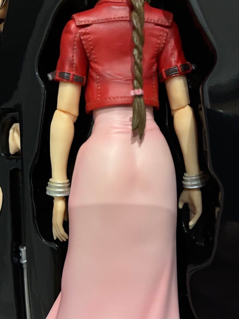 ファイナルファンタジー FF7 エアリス プレイアーツ改 クライシスコア