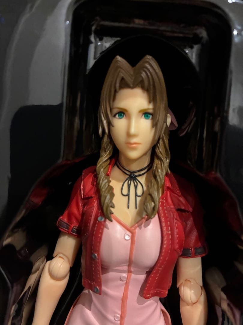 ファイナルファンタジー FF7 エアリス プレイアーツ改 クライシスコア