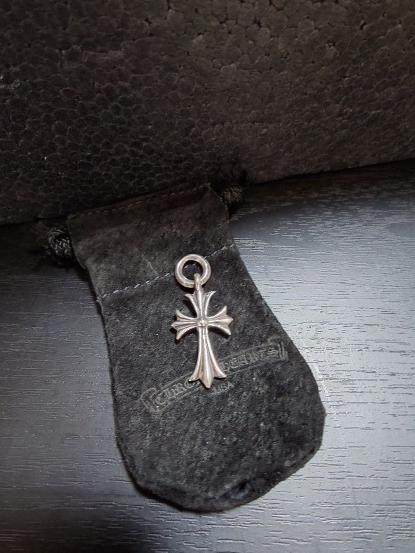 CHROME HEARTS クロムハーツ　タイニーCHクロスチャームペンダント