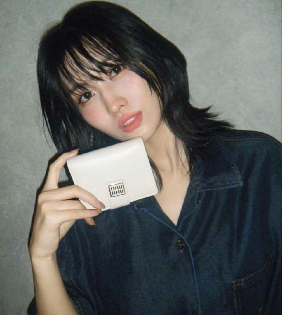 にこち！miu miu ピンクベージュ レザー 二つ折り財布