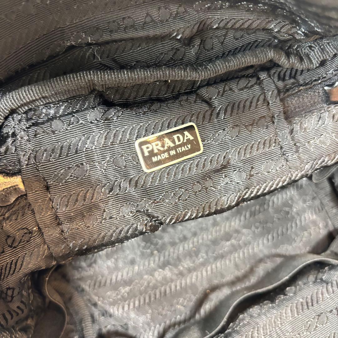 【極美品✨】PRADA プラダ　ポーチ　アクセサリーポーチ　ショルダー　レザー