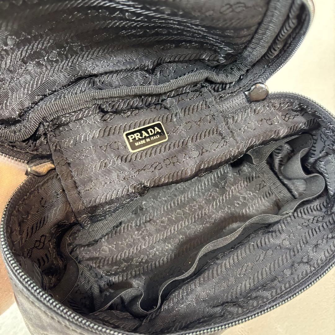 【極美品✨】PRADA プラダ　ポーチ　アクセサリーポーチ　ショルダー　レザー