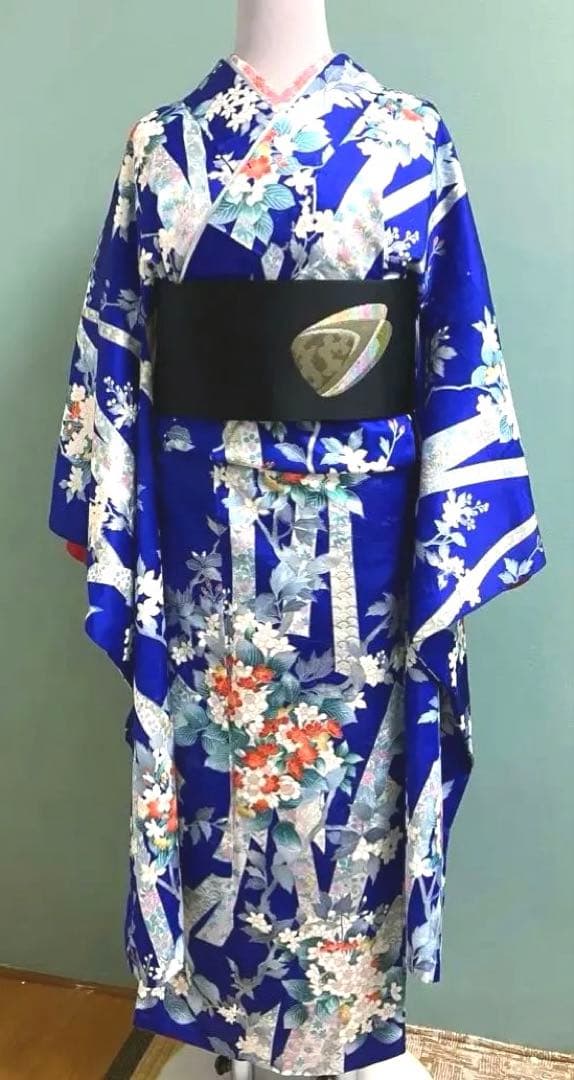振袖　鮮やか濃青　成人式　着物　袷 紺　144〜159㌢銀　豪華華やか地紋　美品