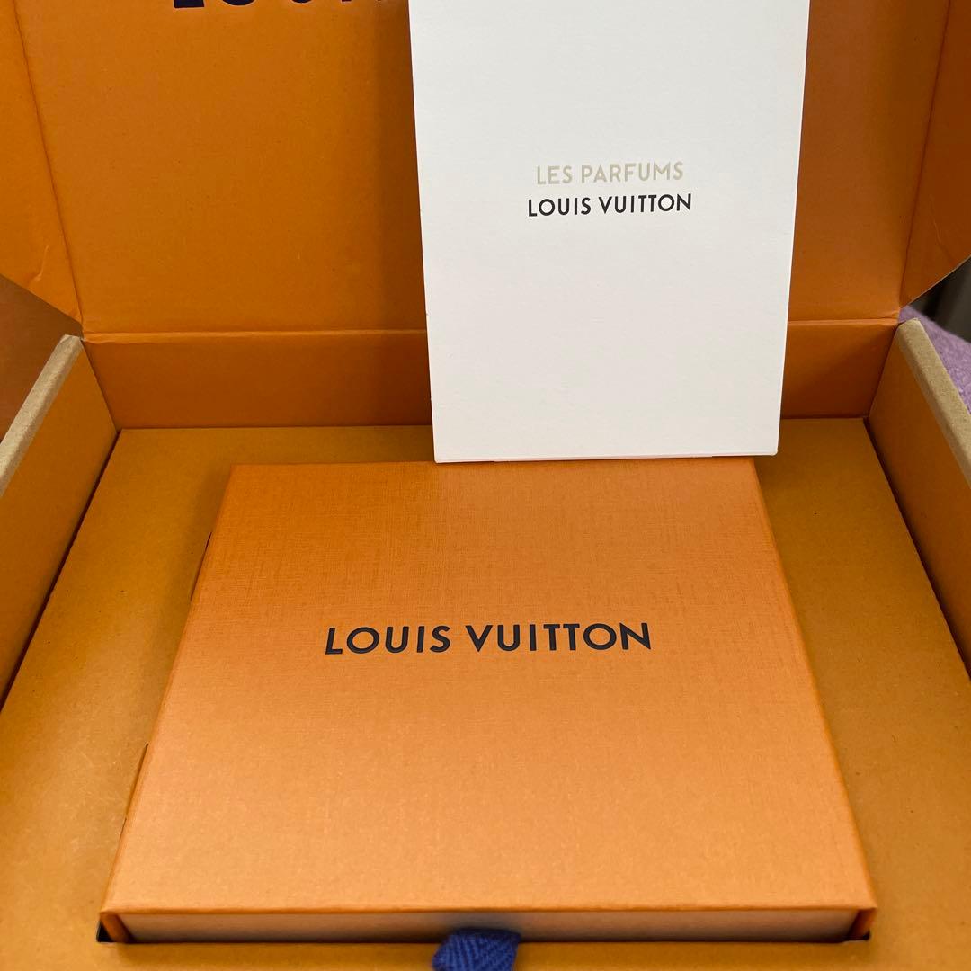 【美品】LOUIS VUITTON ポルトフォィユ・リサ