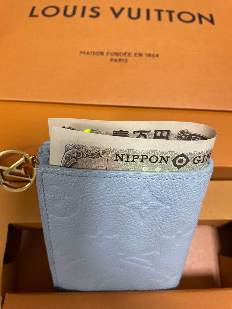 【美品】LOUIS VUITTON ポルトフォィユ・リサ