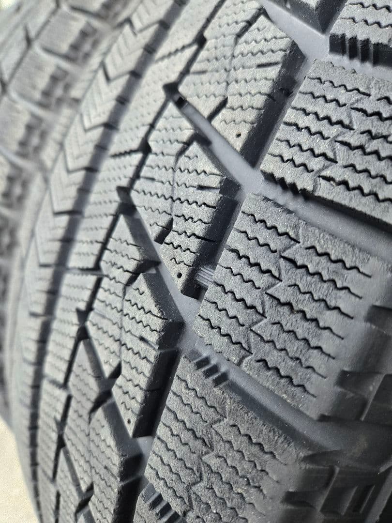ブリヂストンVRX スタッドレス 215/65R16