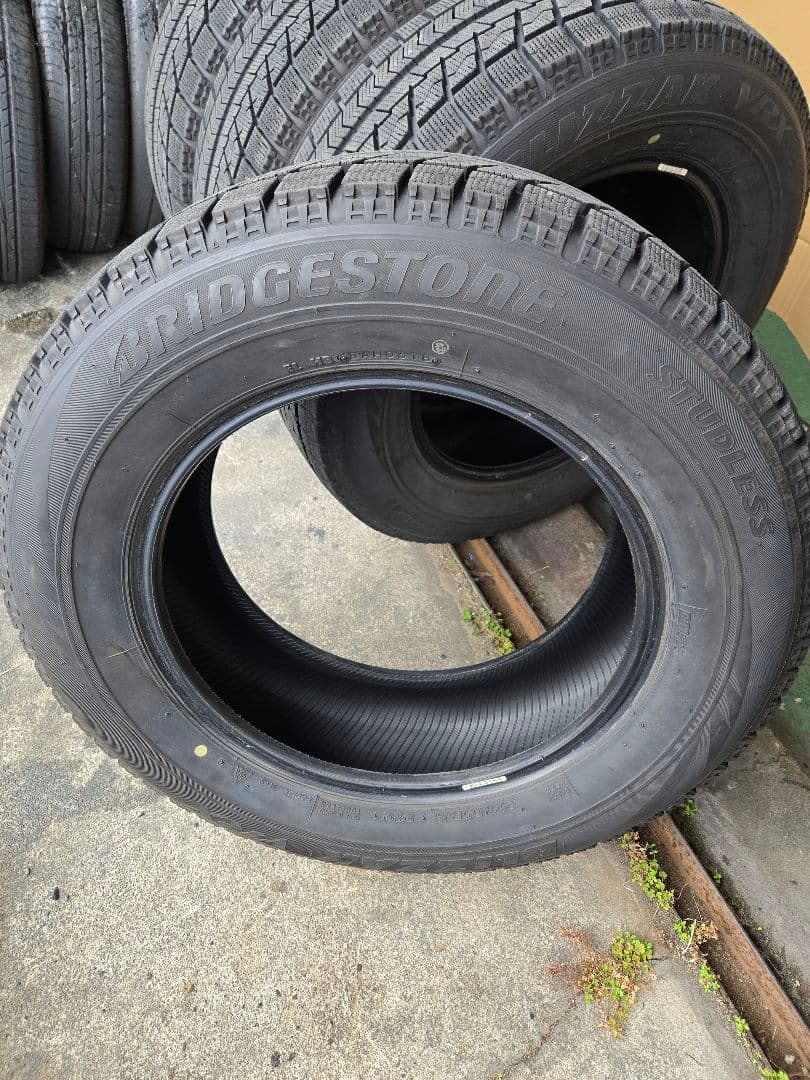 ブリヂストンVRX スタッドレス 215/65R16