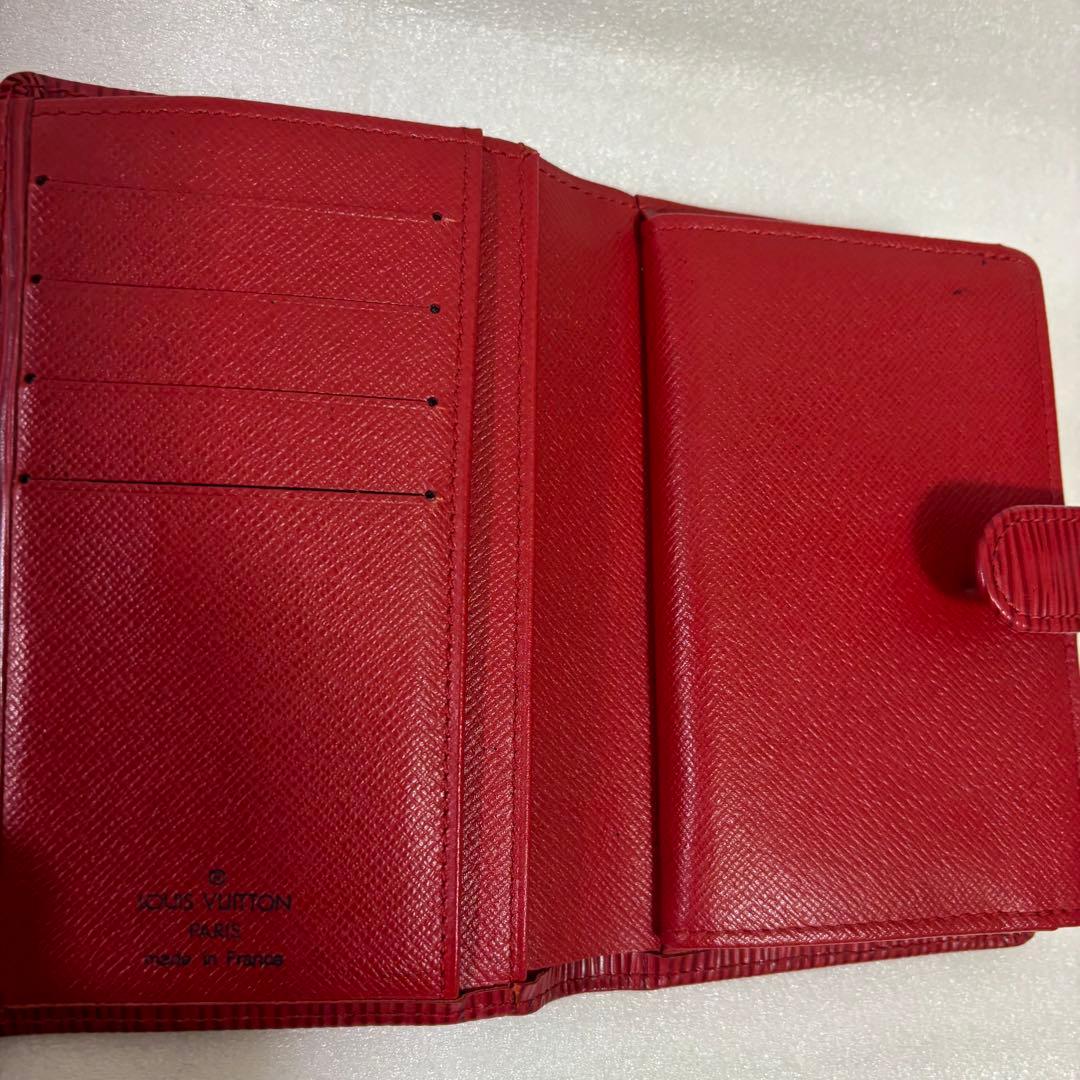 ルイヴィトン　エピレザー　二つ折り財布　がま口　赤　訳あり