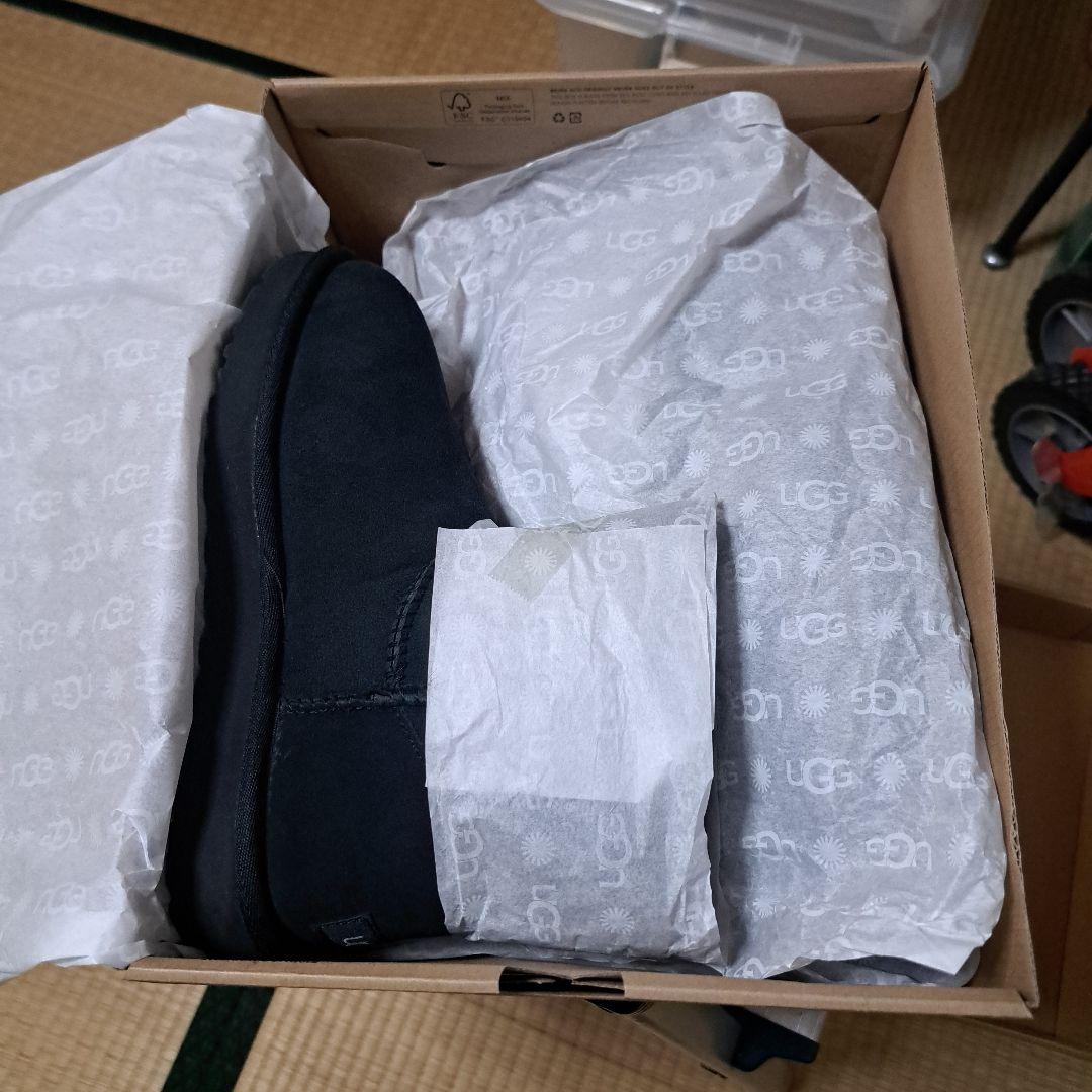 UGG ブラック ビジュー付き ムートンブーツ