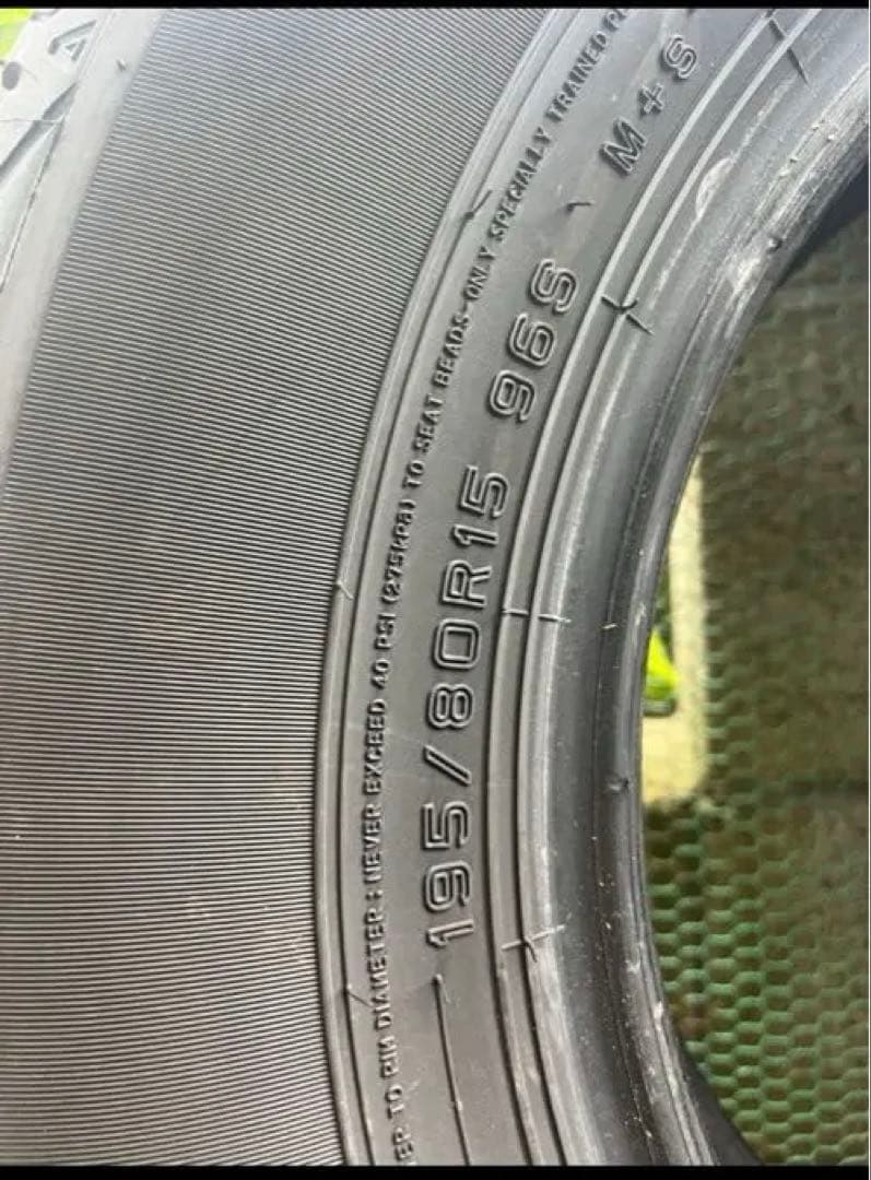 スズキ ジムニーシエラ JB74 純正タイヤ 195/80R15 2本①