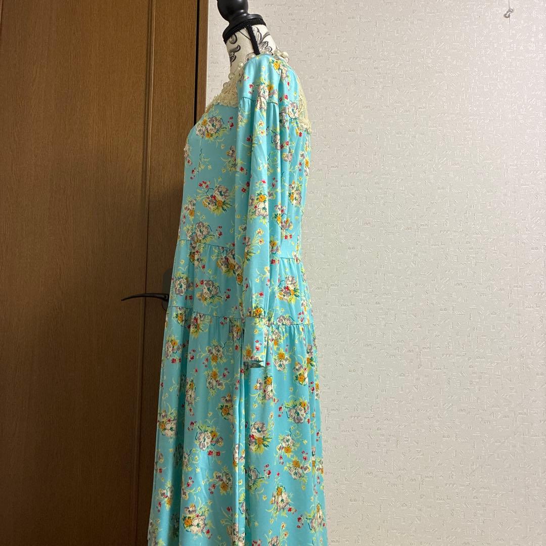 スーパービューティー☆44☆新品タグ付きレース使いの花柄ワンピース