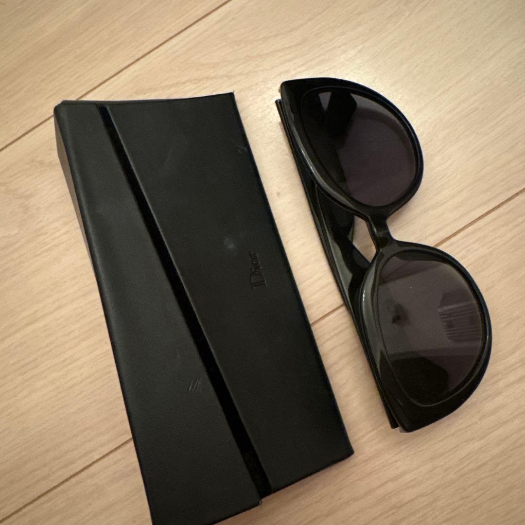 Dior ブラックサングラス 専用ケース付き
