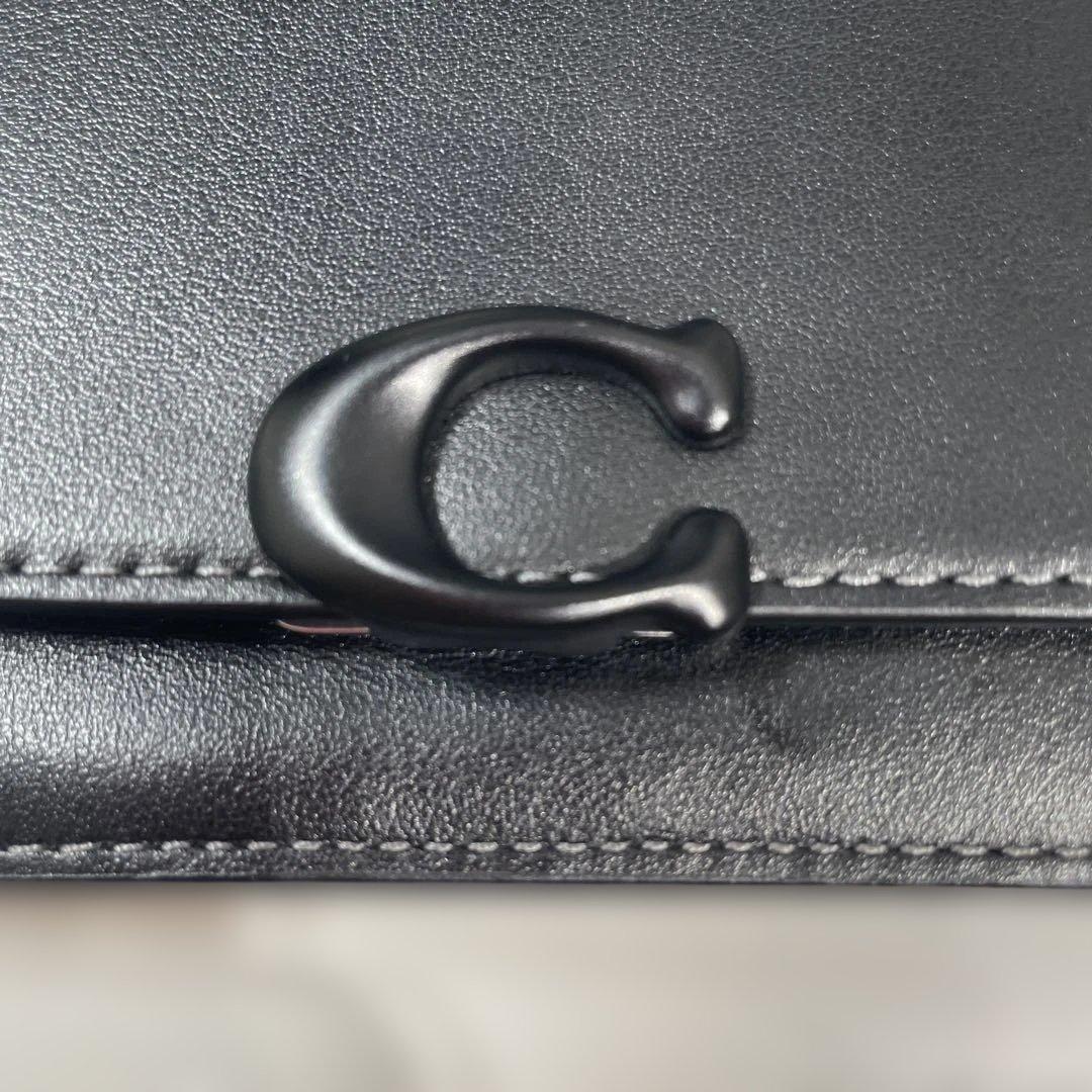 【新品・未使用品】コーチ黒のレザー名刺入れ Cロゴ付き