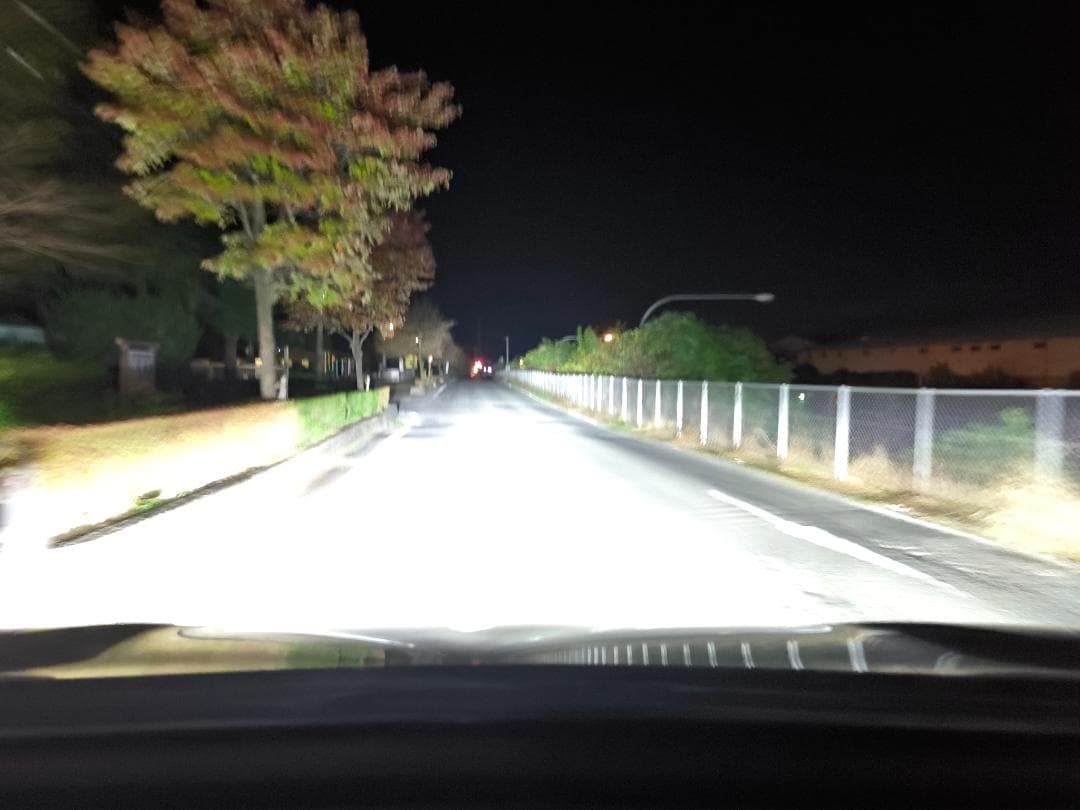 18LED　宇宙一明るいLEDバルブ　他に比べて暗ければ返金 HB3HB4H11