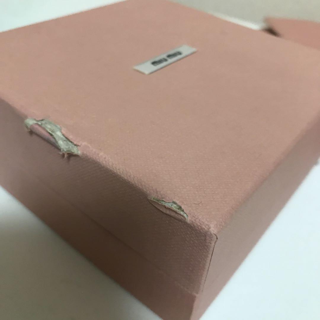 miumiu 三つ折り財布
