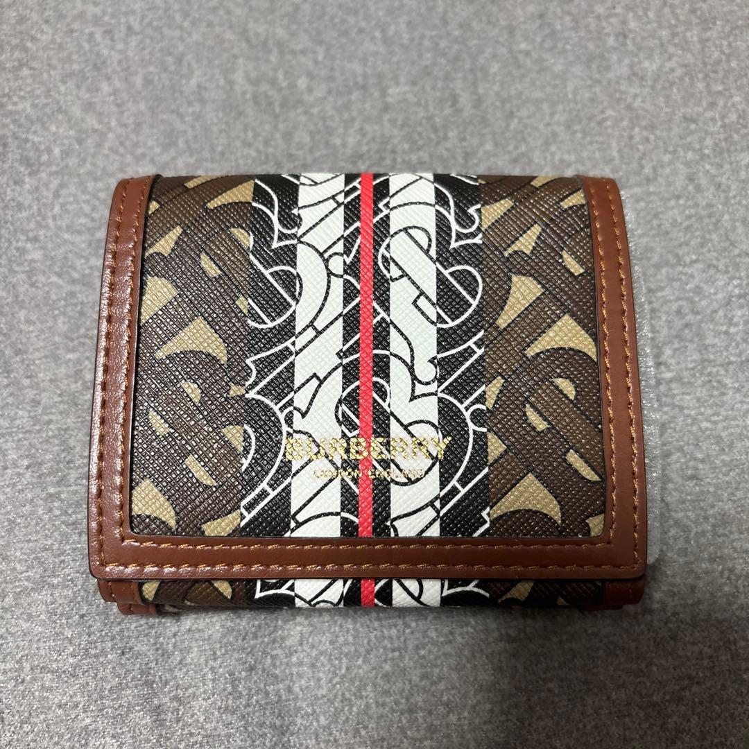 BURBERRY 三つ折り財布 ブラウン　新品未使用　定価¥63,800