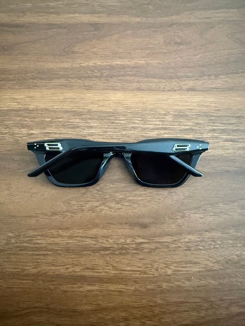 美品　GENTLE MONSTER NONN-01