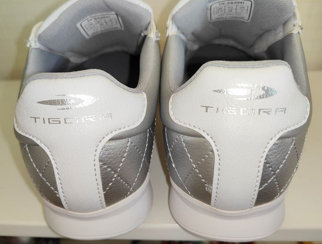 新品 ゴルフシューズ TIGORA 24cm・シューズバックTIGORA　2点