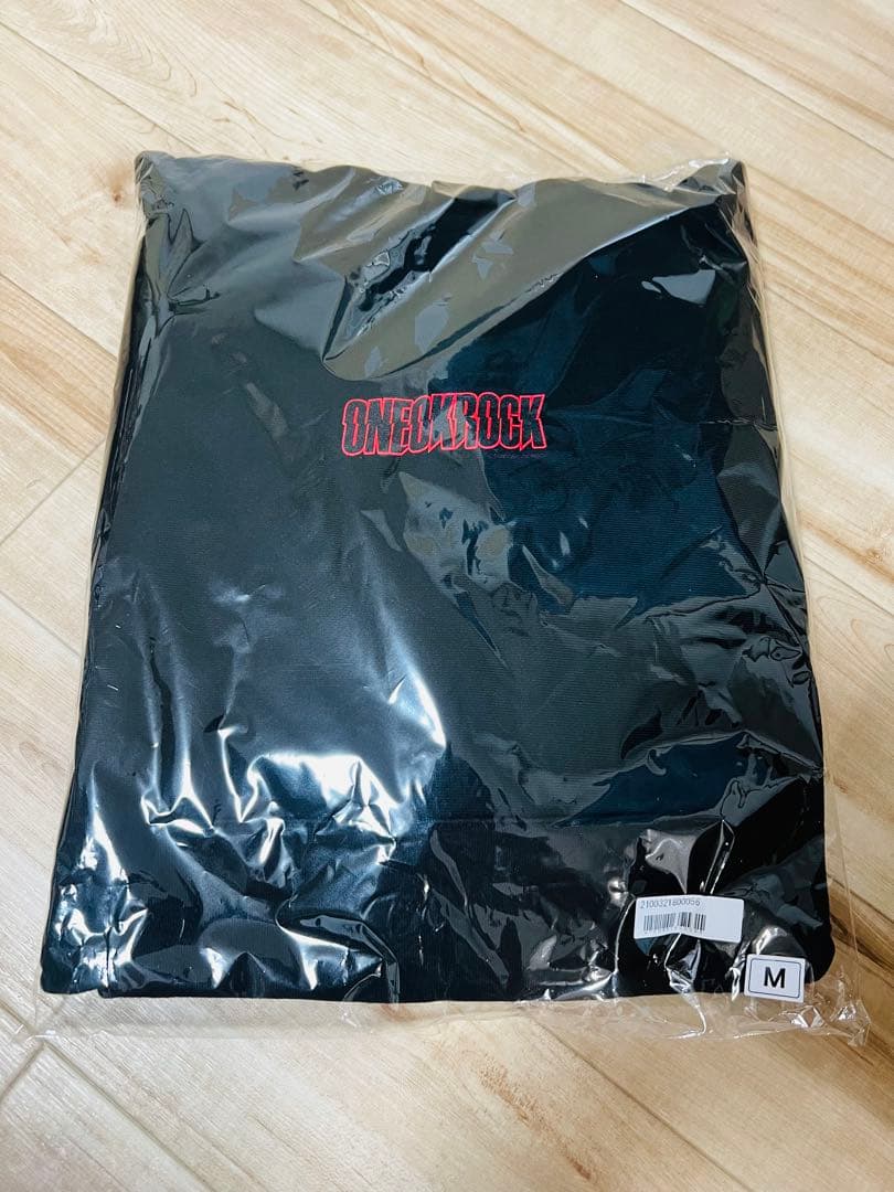 【新品未開封】ONE OK ROCK 2026 プルオーバーパーカー　M