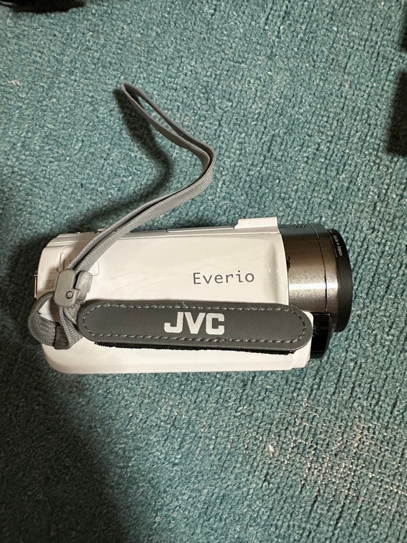 ハリネズミ　JVC　ビデオカメラ　GZ-E765-W Everioエブリオ