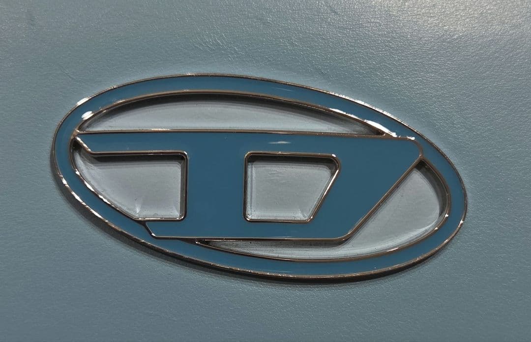 DIESEL　三つ折り財布　水色
