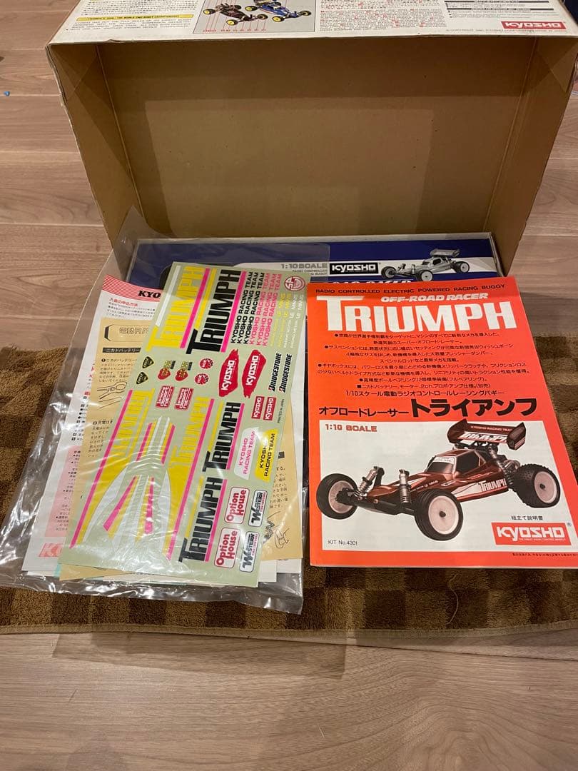 希少 未組立品KYOSHO TRIUMPH オフロードバギー 1:10