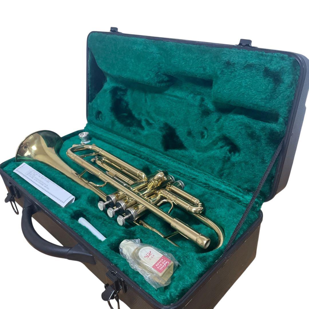 Bb Trumpet 本体 金色 ハードケース付き