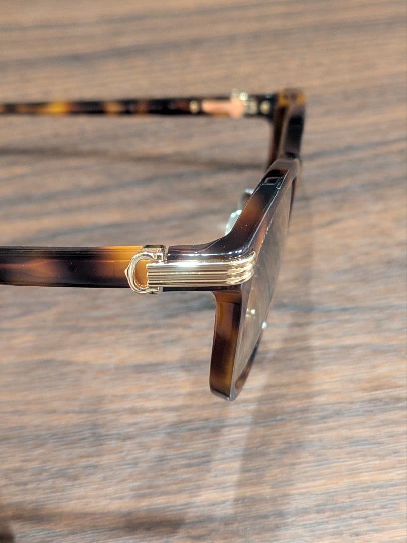 Cartier　サングラス