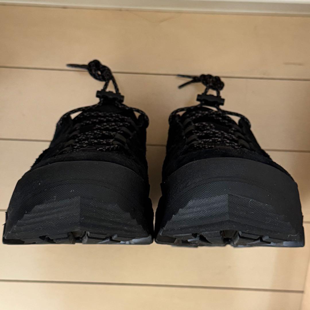 一回使用★UGG スニーカー　25.0 CAPTRAIL LOW ブラック　箱付