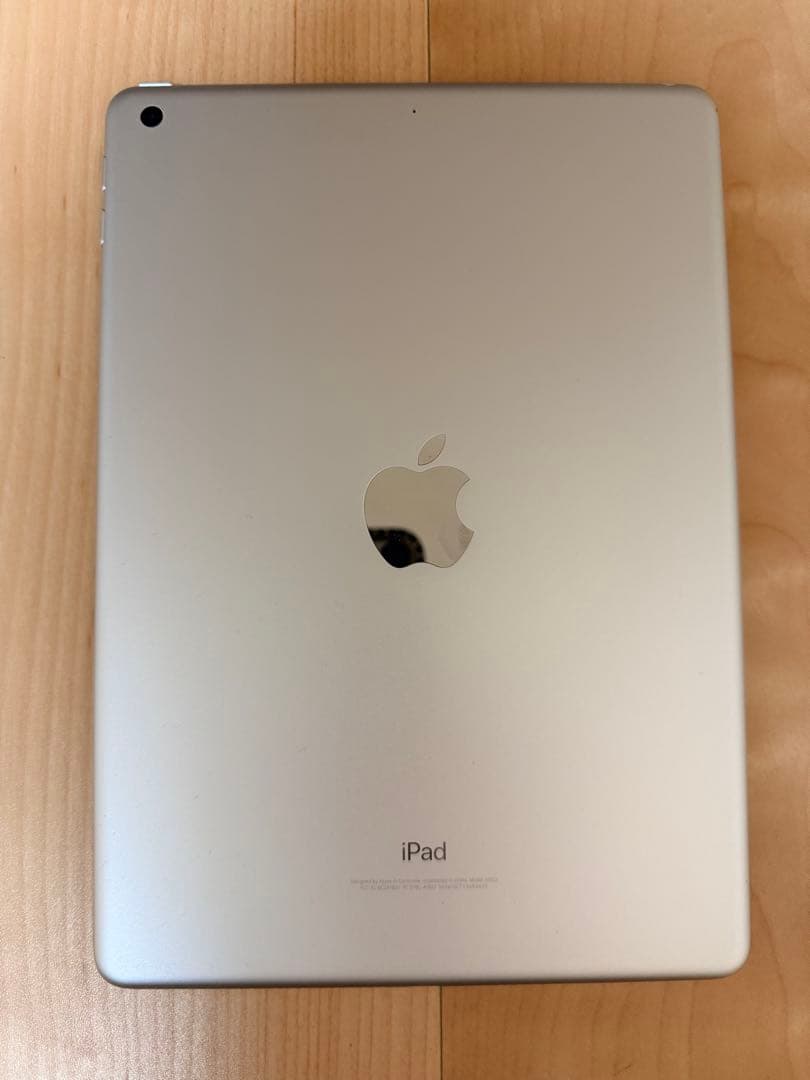 【美品】Apple iPad 第5世代 Wi-Fi 32GB シルバー
