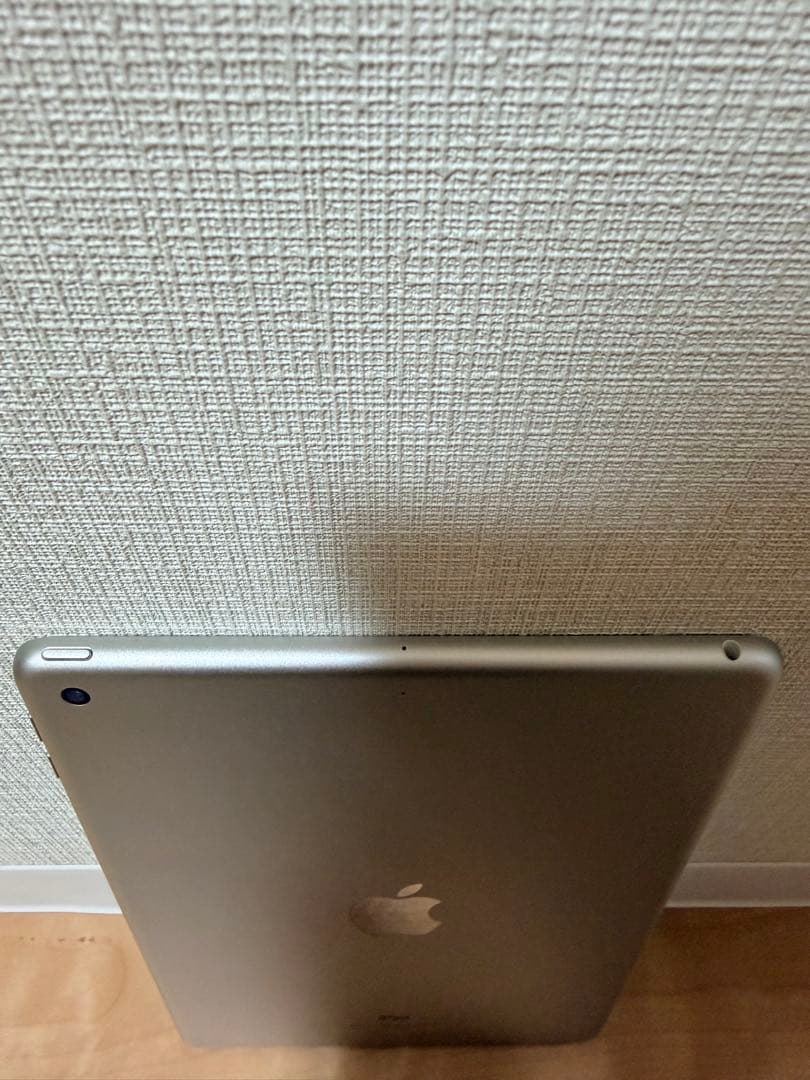 【美品】Apple iPad 第5世代 Wi-Fi 32GB シルバー