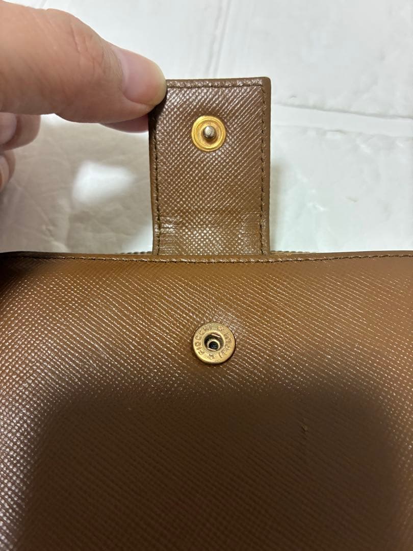 PRADA ブラウン 二つ折り財布　サフィアーノ　三角ロゴ