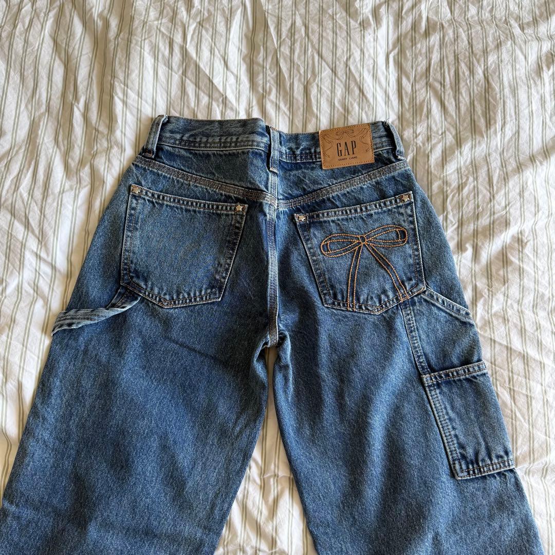 SANDY LIANG x GAP ‘90s ローライズのカーペンタージーンズ