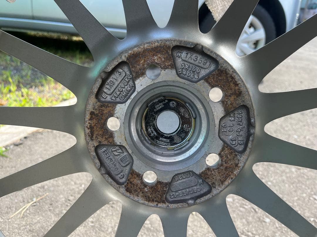 225/45r18スタッドレスアルミ18×7.5j ET53 PCD100 5穴