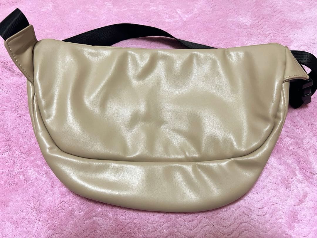 MARY QUANT デイジーパッチボディバッグ