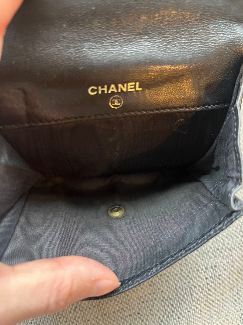 CHANEL ブラックレザー 二つ折り財布　キャビアスキン　ココマーク