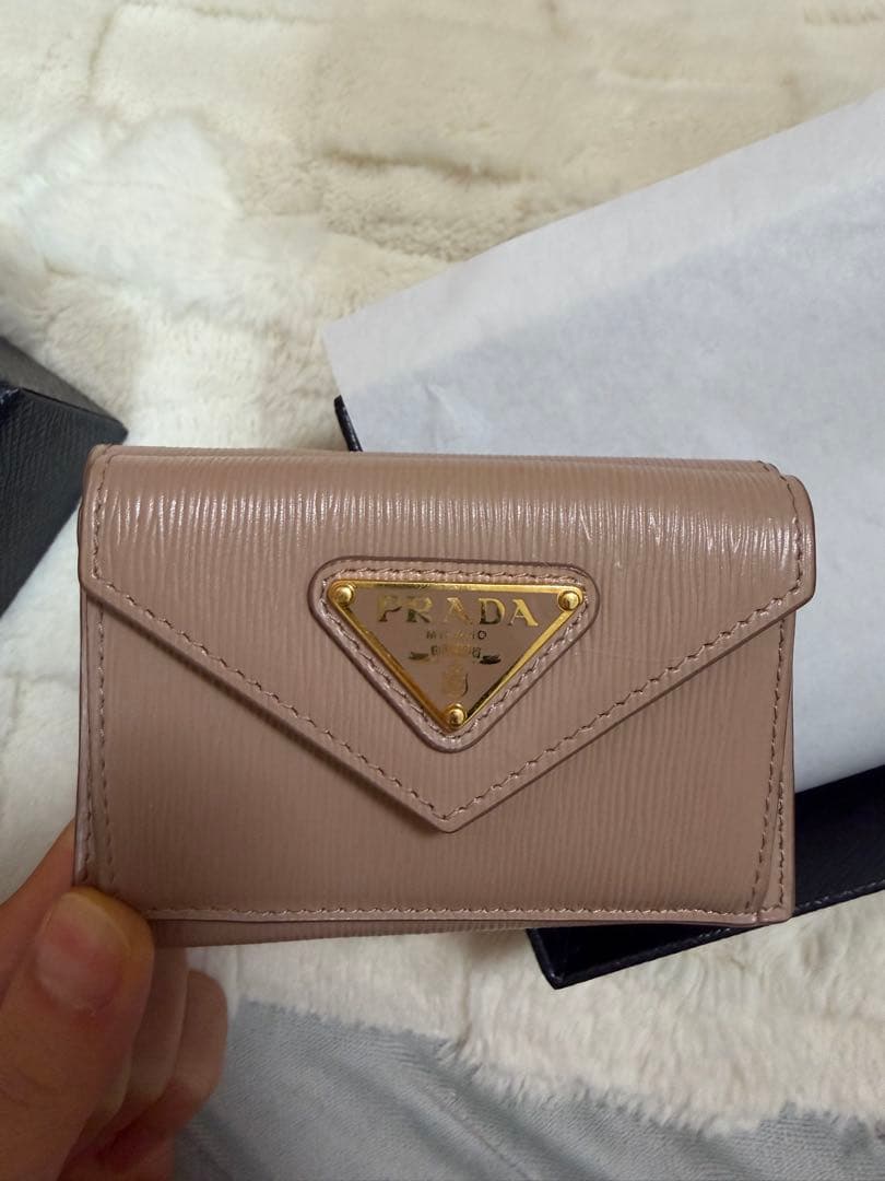 PRADA 三つ折り財布 ベージュ