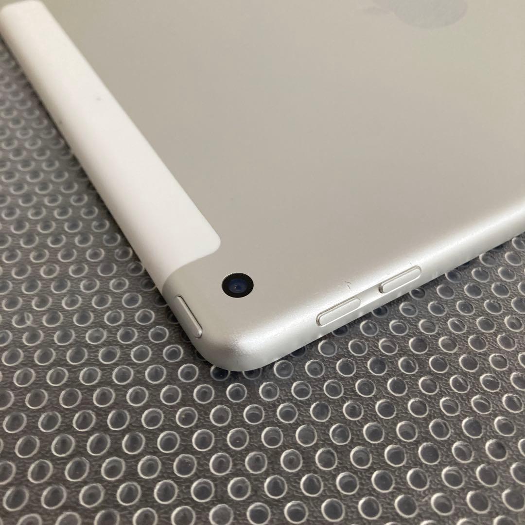 4077【早い者勝ち】美品☆iPad6 第6世代 32GB SIMフリー☆